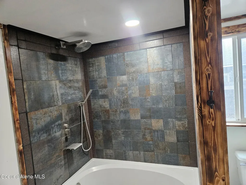 4301 E Maplewood Avenue Post Falls ID 83854