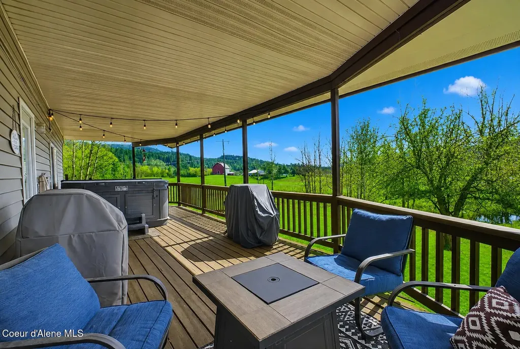 1297 Eastside Road Priest River ID 83856