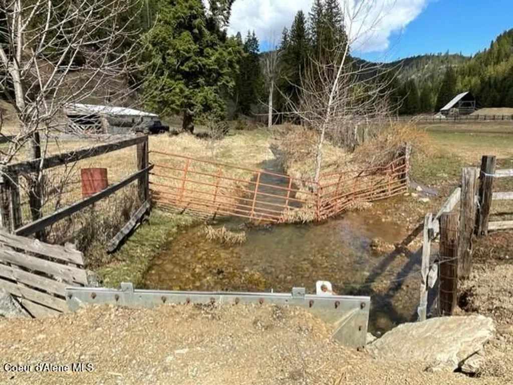 12412 St Joe River Road - North Po St. Maries ID 83861