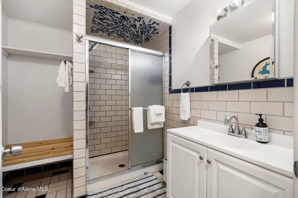 501 N 4th Avenue Sandpoint ID 83864