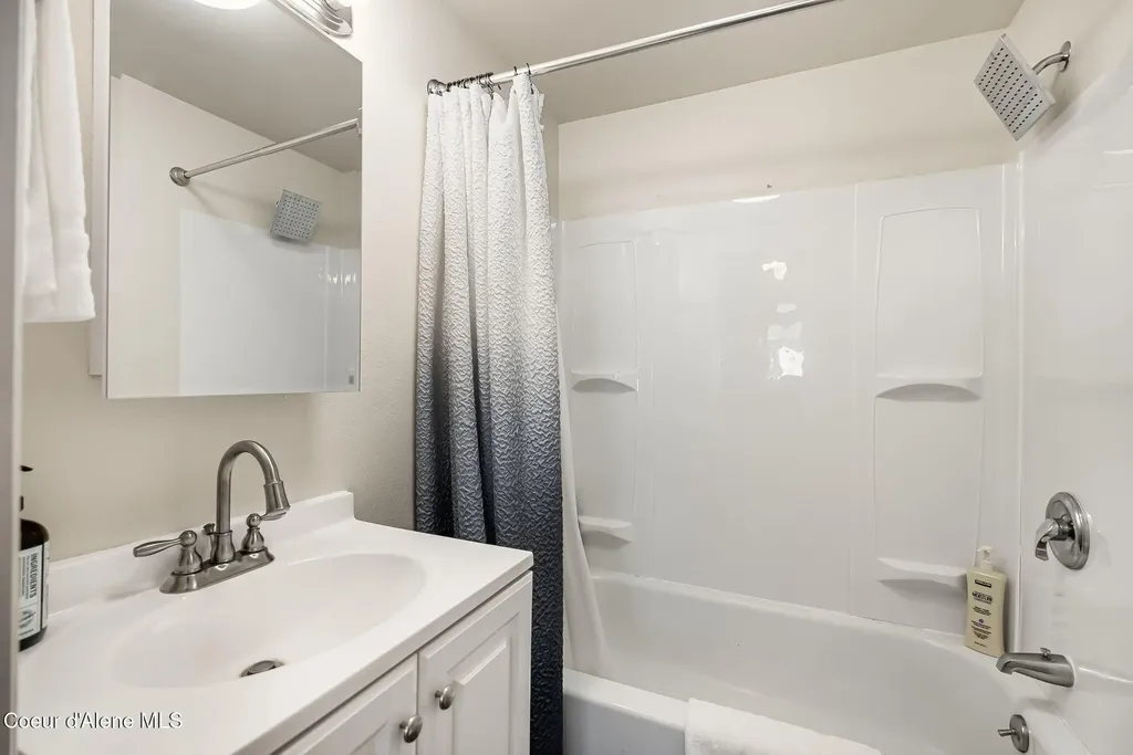 501 N 4th Avenue Sandpoint ID 83864