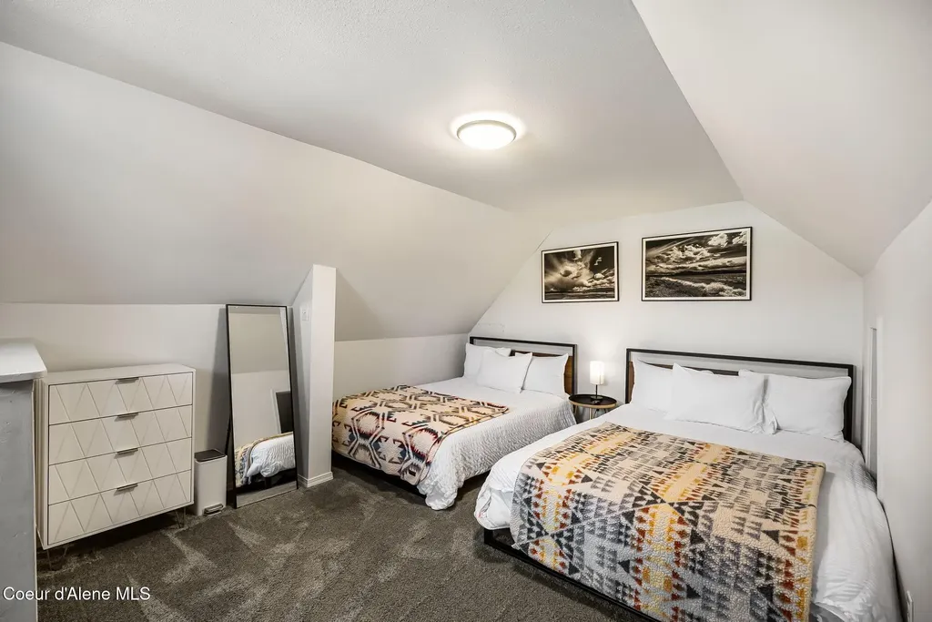 501 N 4th Avenue Sandpoint ID 83864