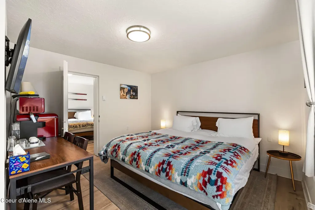 501 N 4th Avenue Sandpoint ID 83864