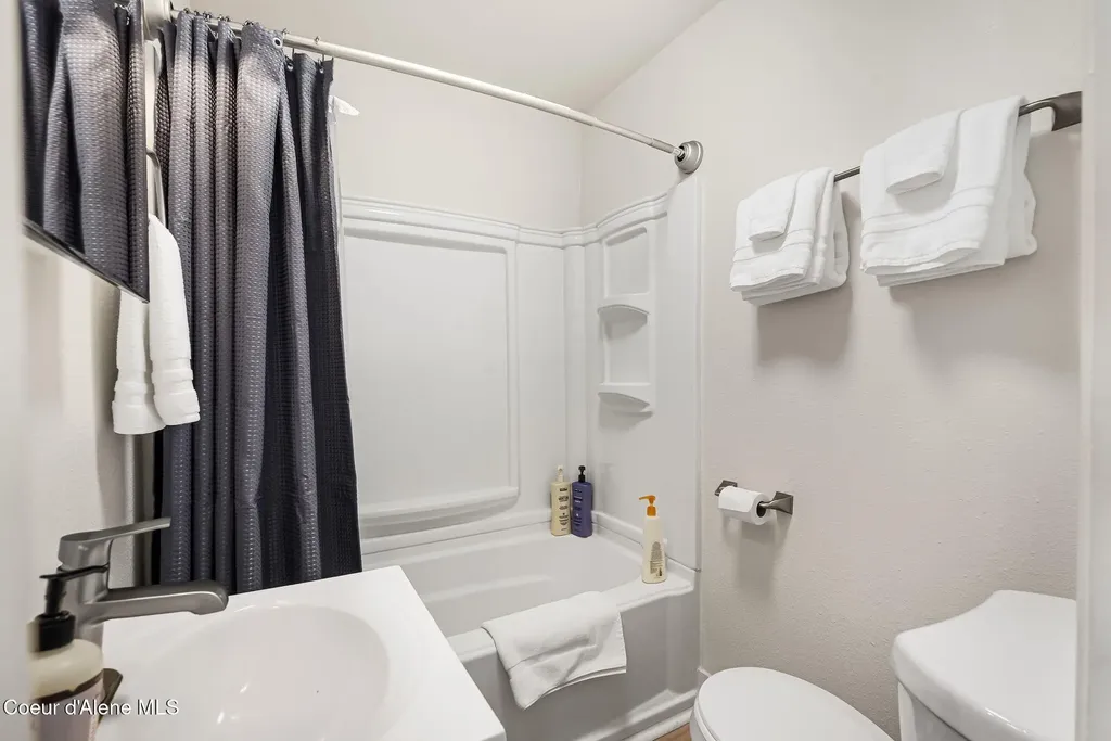 501 N 4th Avenue Sandpoint ID 83864
