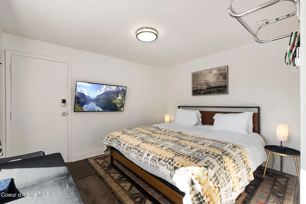 501 N 4th Avenue Sandpoint ID 83864