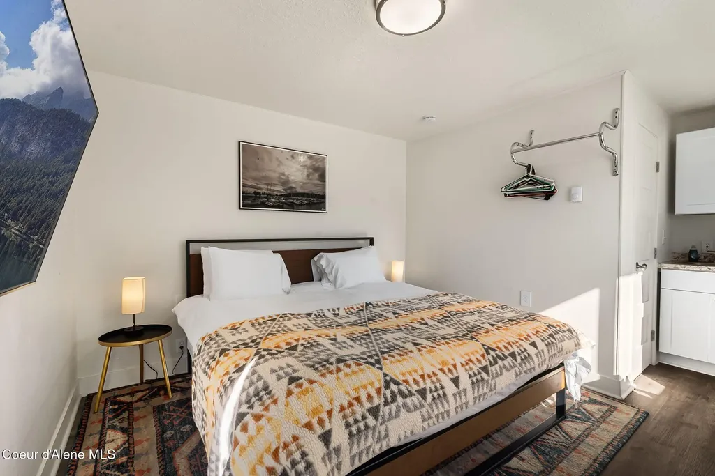 501 N 4th Avenue Sandpoint ID 83864