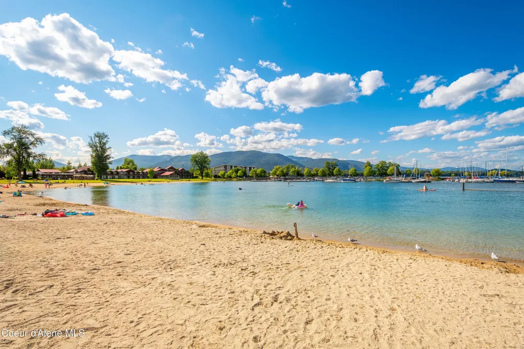 501 N 4th Avenue Sandpoint ID 83864