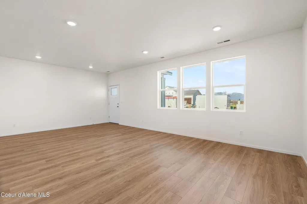 5294 E Aquila Avenue Post Falls ID 83854