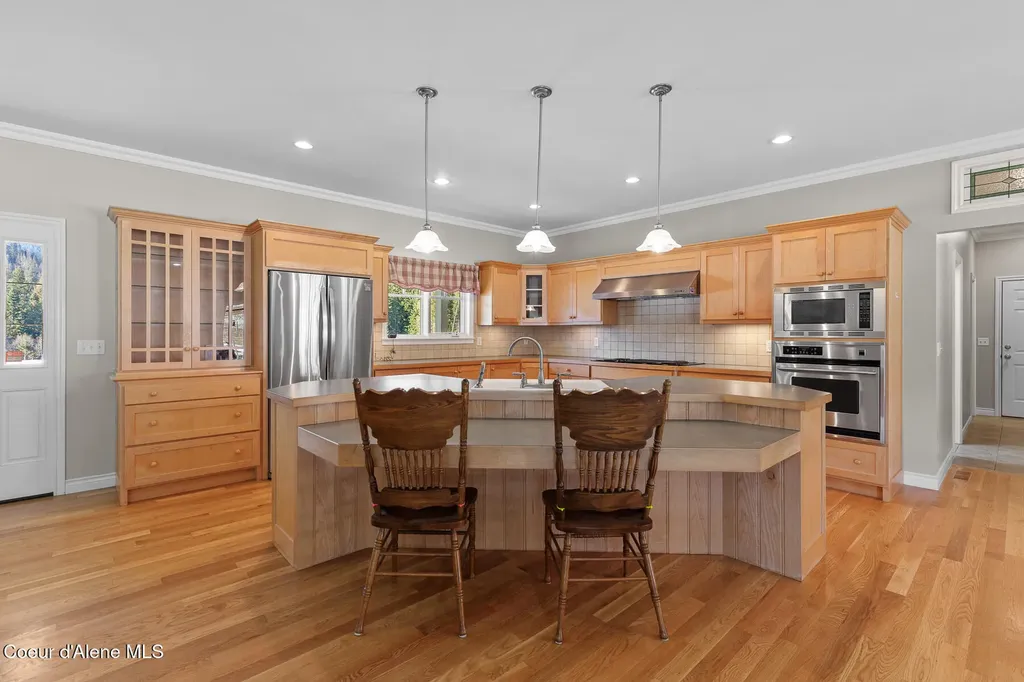 828 W Fork Eagle Creek Road Wallace ID 83873