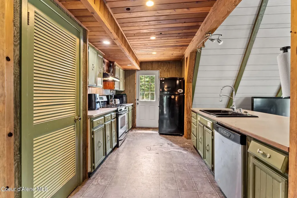 3897 Upper Gold Creek Road Sandpoint ID 83864
