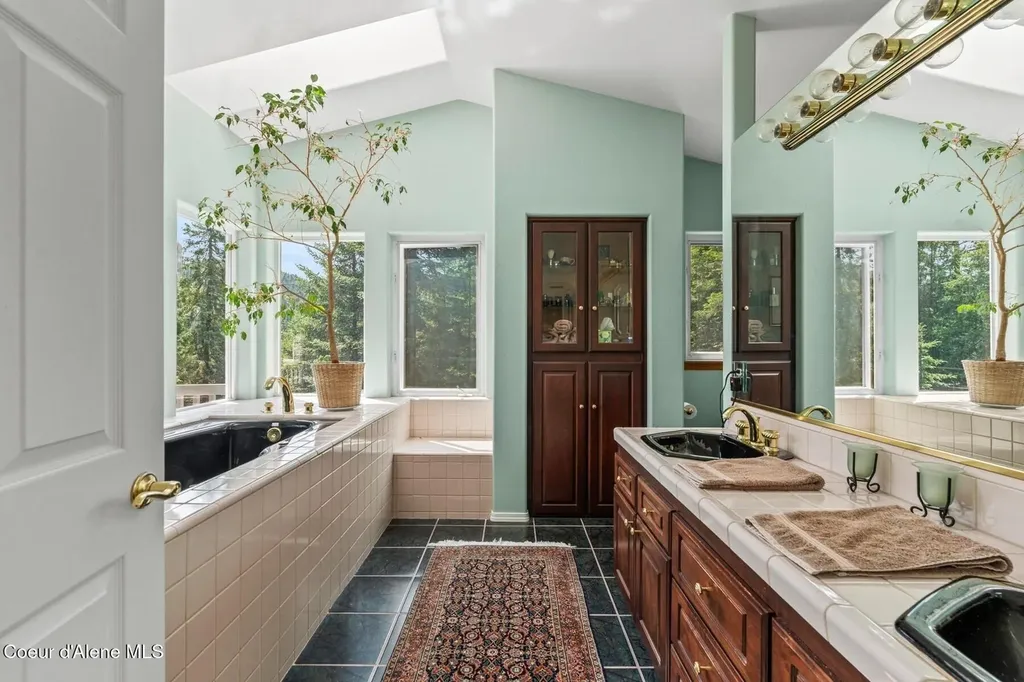 38 S Quail Run Sandpoint ID 83864