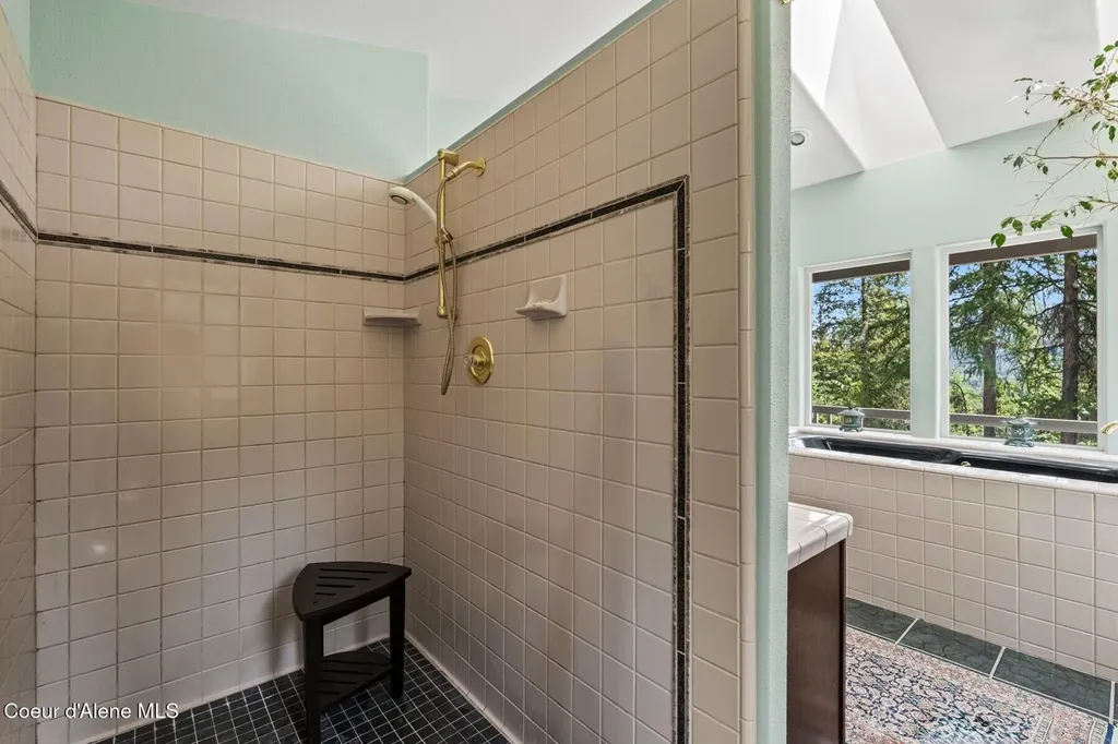 38 S Quail Run Sandpoint ID 83864
