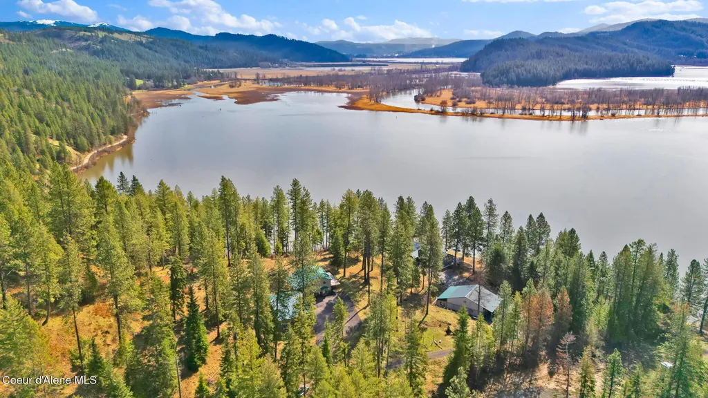 1695 E Round Lake Road St. Maries ID 83861