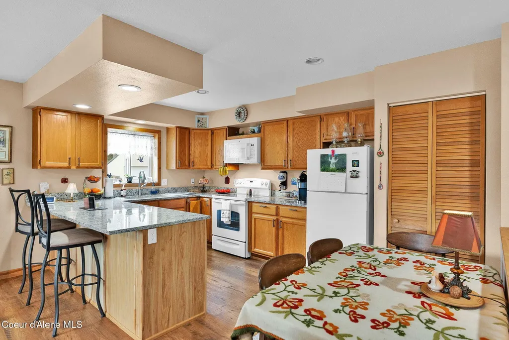 1695 E Round Lake Road St. Maries ID 83861