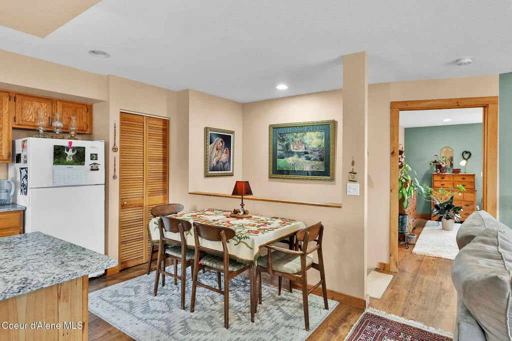 1695 E Round Lake Road St. Maries ID 83861