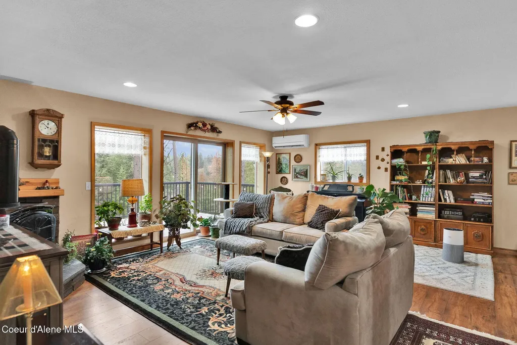 1695 E Round Lake Road St. Maries ID 83861