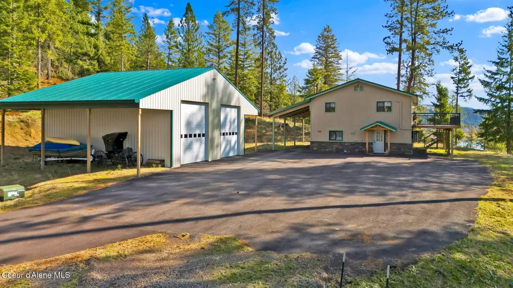 1695 E Round Lake Road St. Maries ID 83861