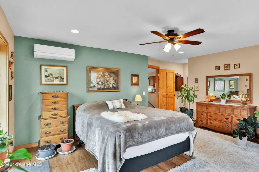 1695 E Round Lake Road St. Maries ID 83861