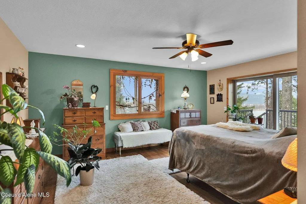 1695 E Round Lake Road St. Maries ID 83861