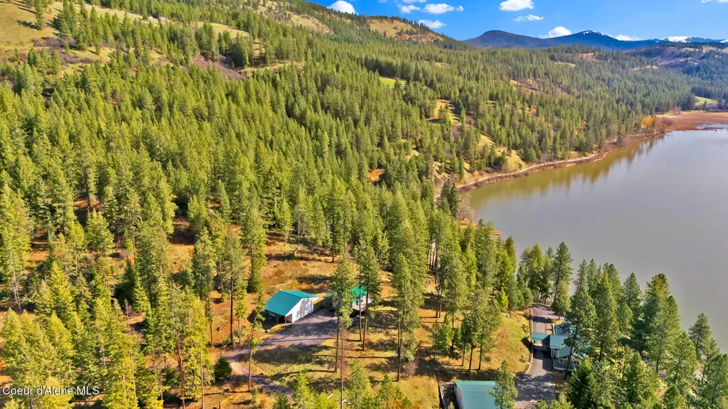 1695 E Round Lake Road St. Maries ID 83861