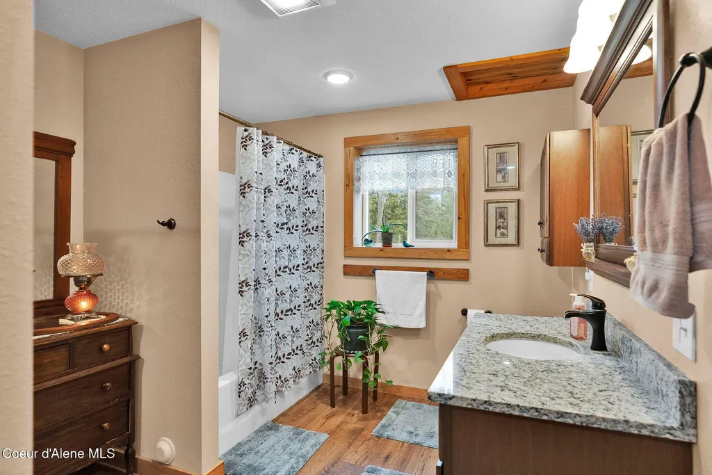 1695 E Round Lake Road St. Maries ID 83861