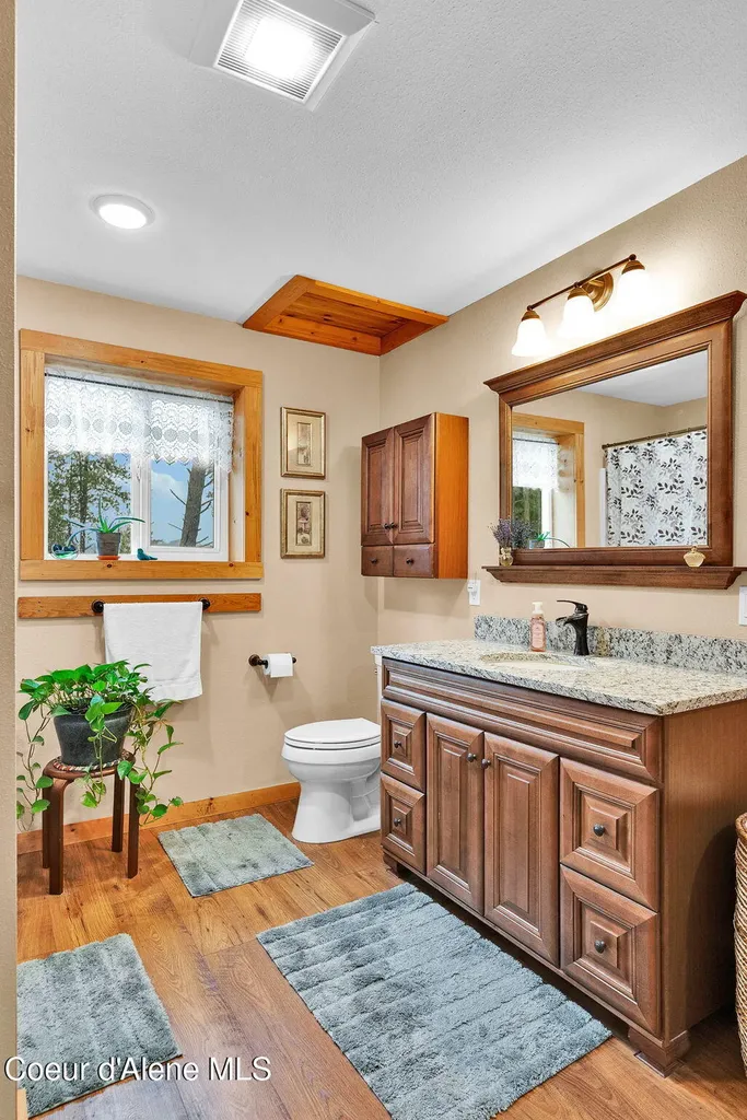 1695 E Round Lake Road St. Maries ID 83861