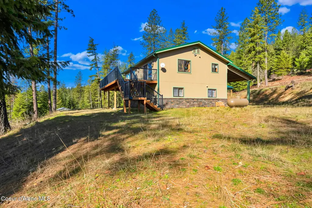1695 E Round Lake Road St. Maries ID 83861