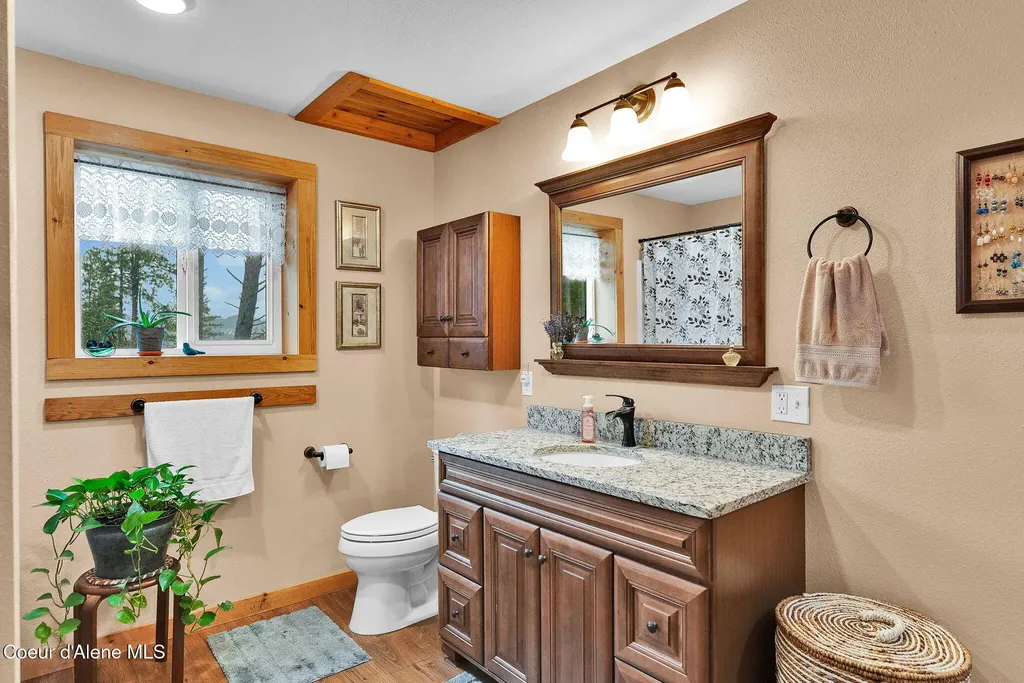 1695 E Round Lake Road St. Maries ID 83861