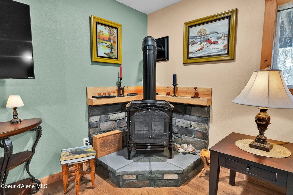 1695 E Round Lake Road St. Maries ID 83861