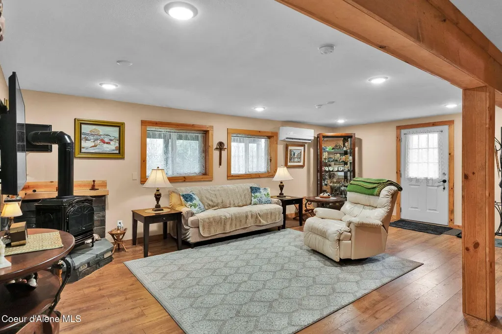 1695 E Round Lake Road St. Maries ID 83861