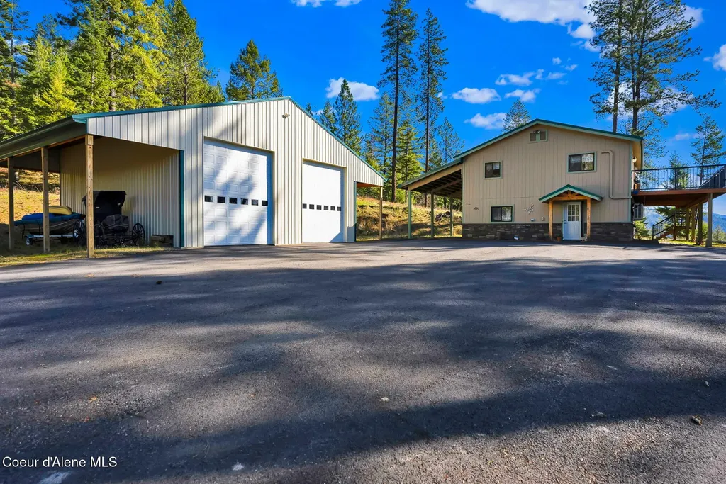 1695 E Round Lake Road St. Maries ID 83861