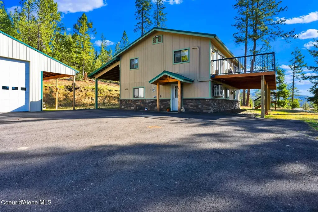 1695 E Round Lake Road St. Maries ID 83861