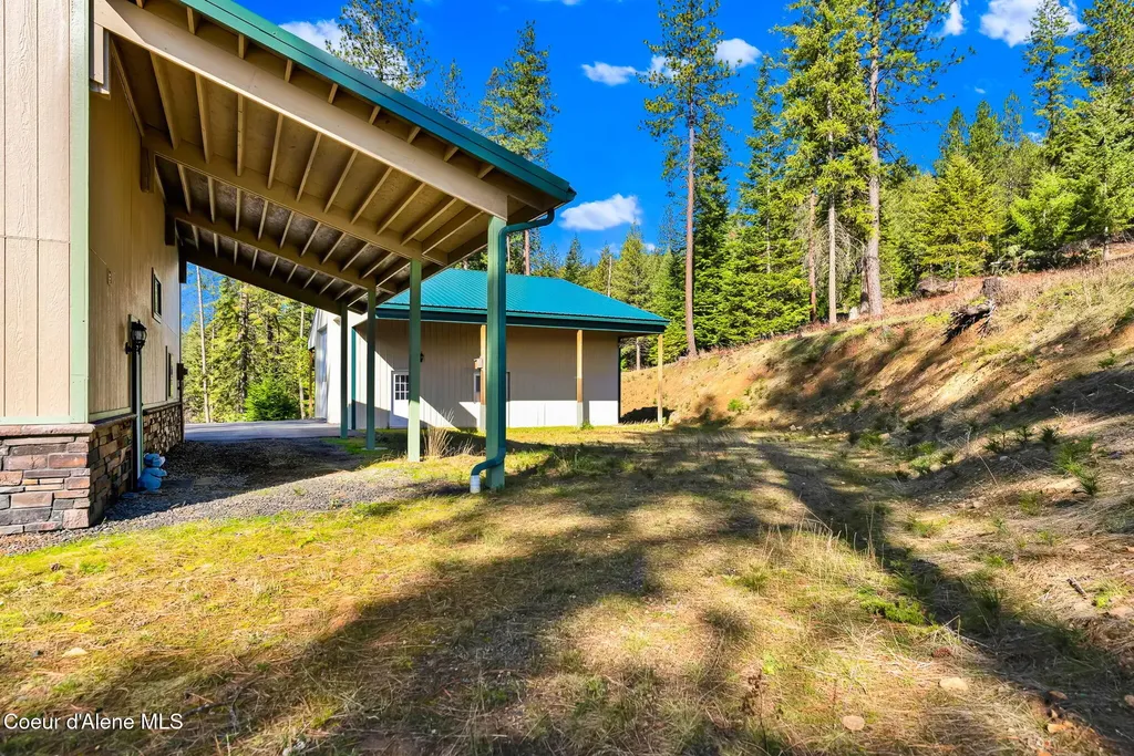 1695 E Round Lake Road St. Maries ID 83861