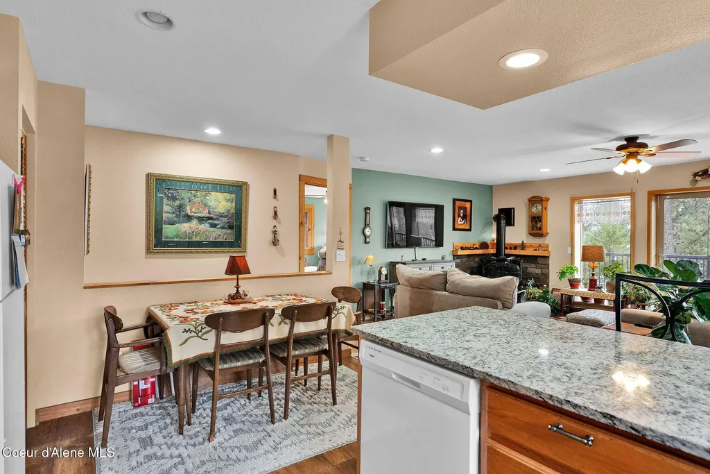 1695 E Round Lake Road St. Maries ID 83861