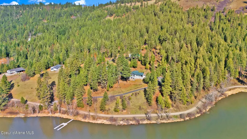 1695 E Round Lake Road St. Maries ID 83861