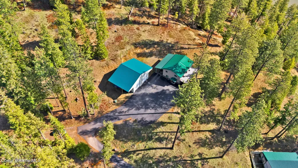1695 E Round Lake Road St. Maries ID 83861
