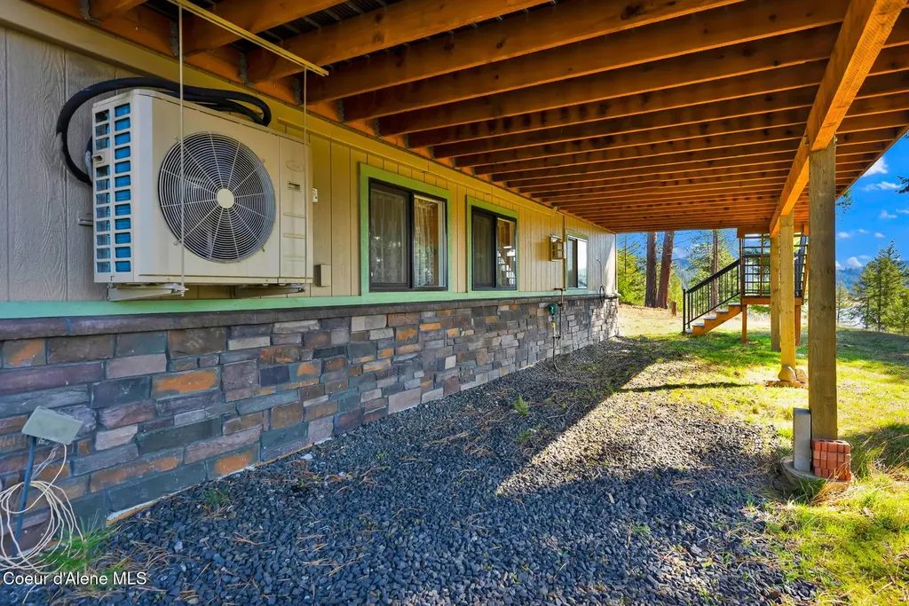 1695 E Round Lake Road St. Maries ID 83861
