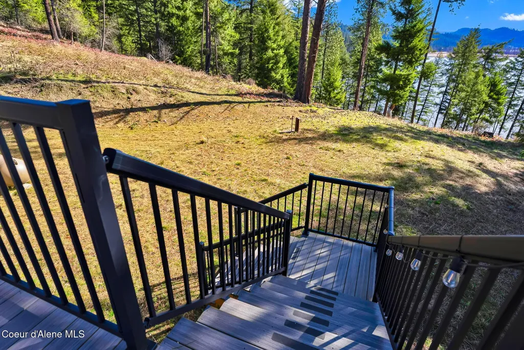1695 E Round Lake Road St. Maries ID 83861
