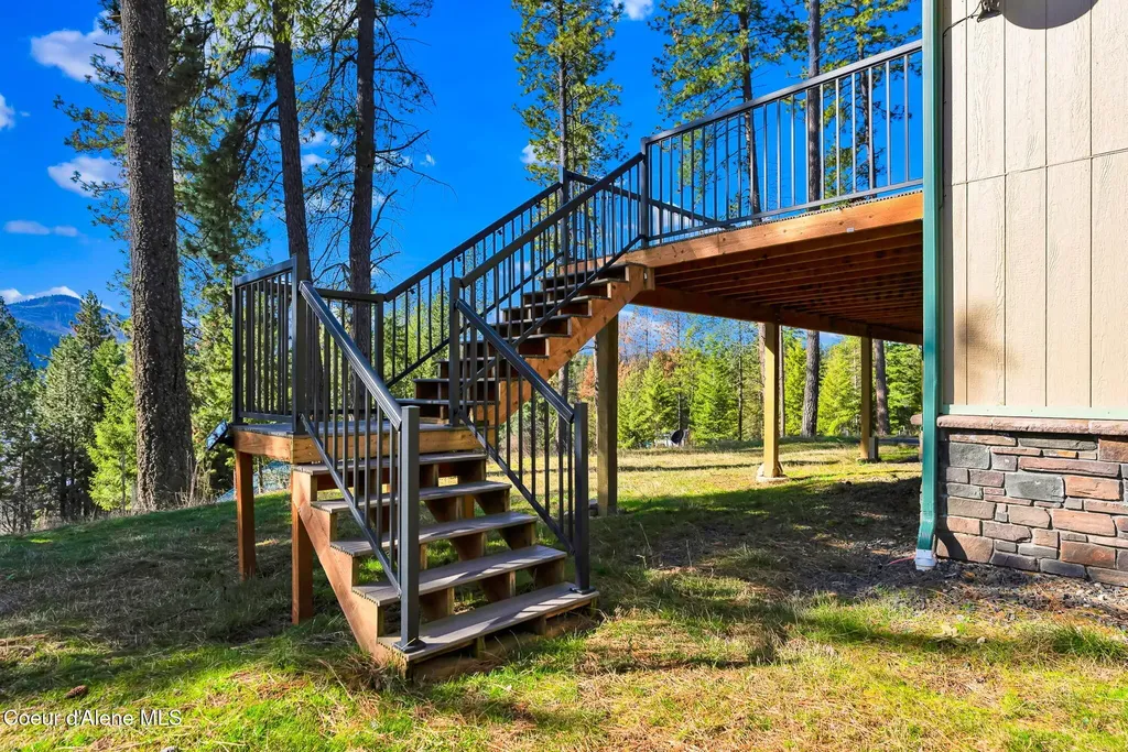 1695 E Round Lake Road St. Maries ID 83861