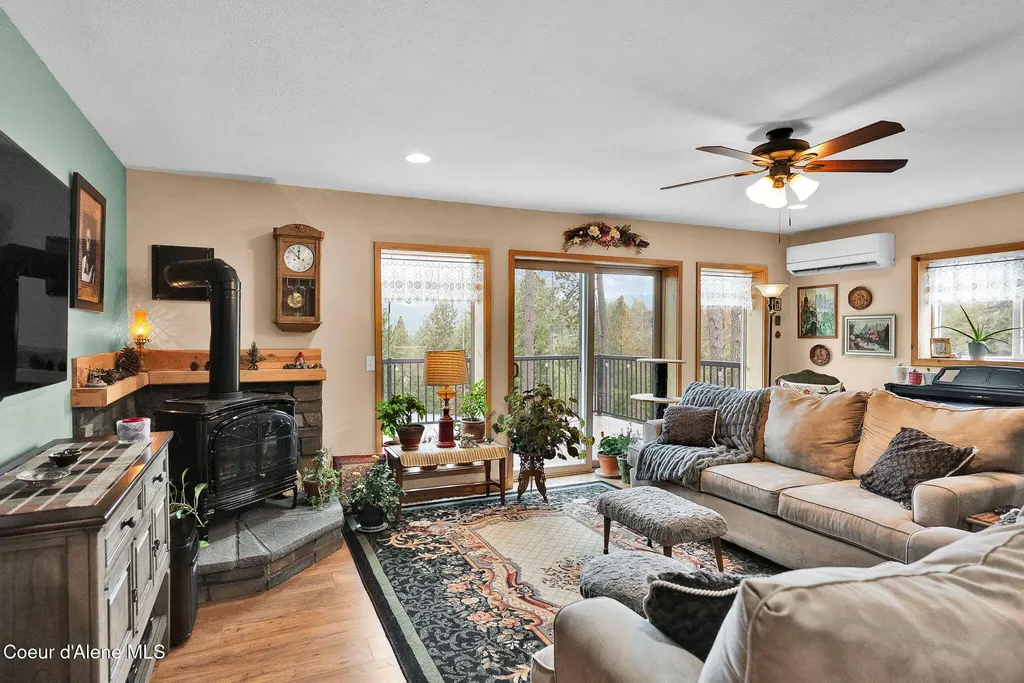 1695 E Round Lake Road St. Maries ID 83861