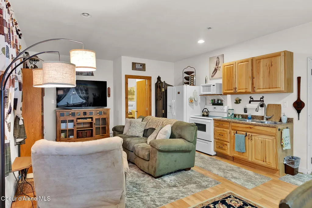 1611 Round Lake Road St. Maries ID 83861