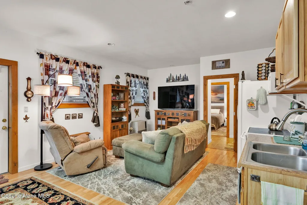 1611 Round Lake Road St. Maries ID 83861