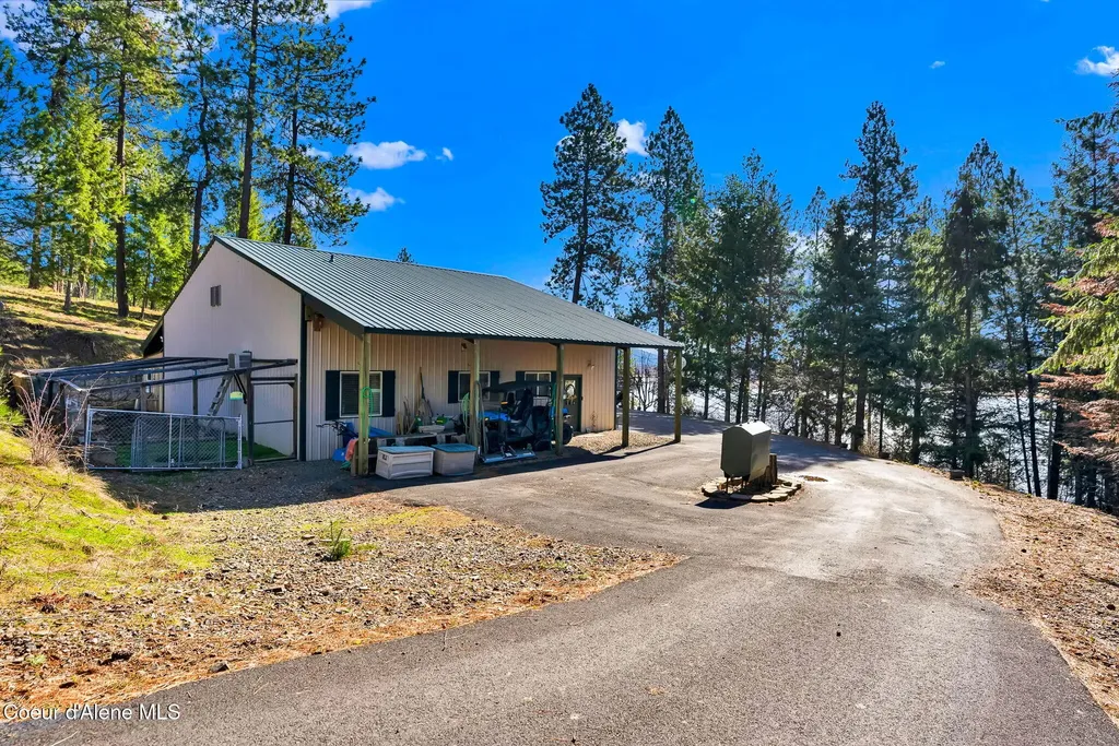 1611 Round Lake Road St. Maries ID 83861