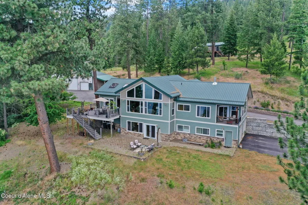 1611 Round Lake Road St. Maries ID 83861