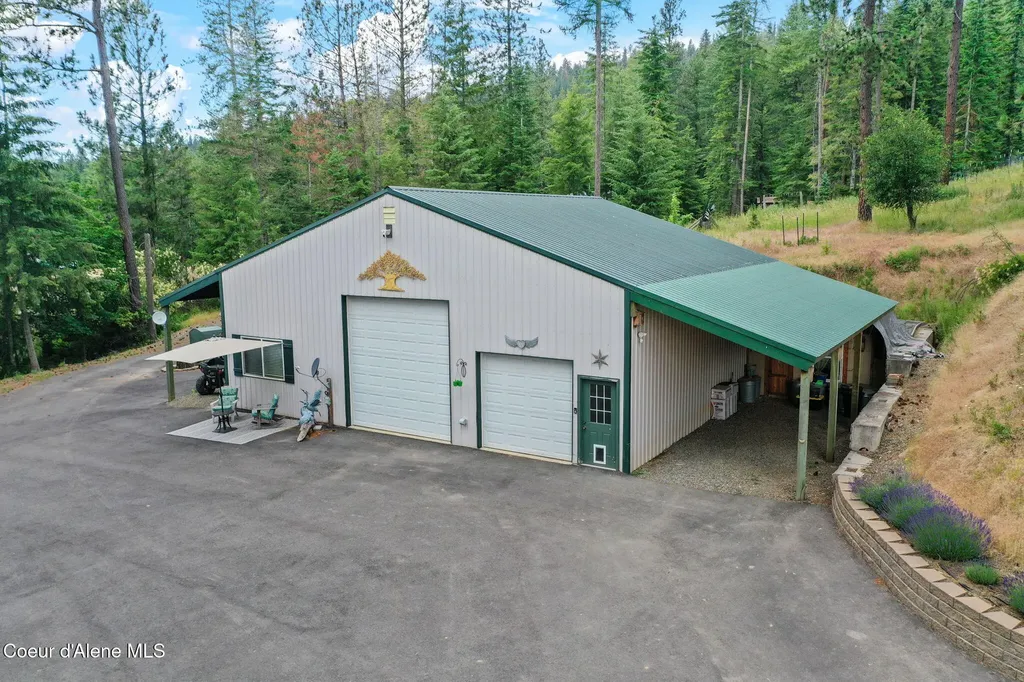 1611 Round Lake Road St. Maries ID 83861