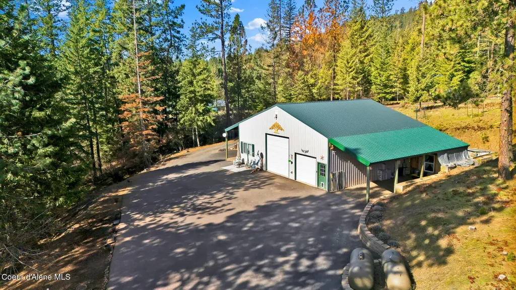 1611 Round Lake Road St. Maries ID 83861