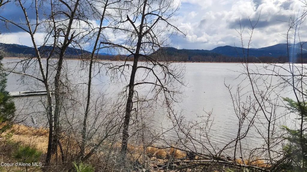 1611 Round Lake Road St. Maries ID 83861