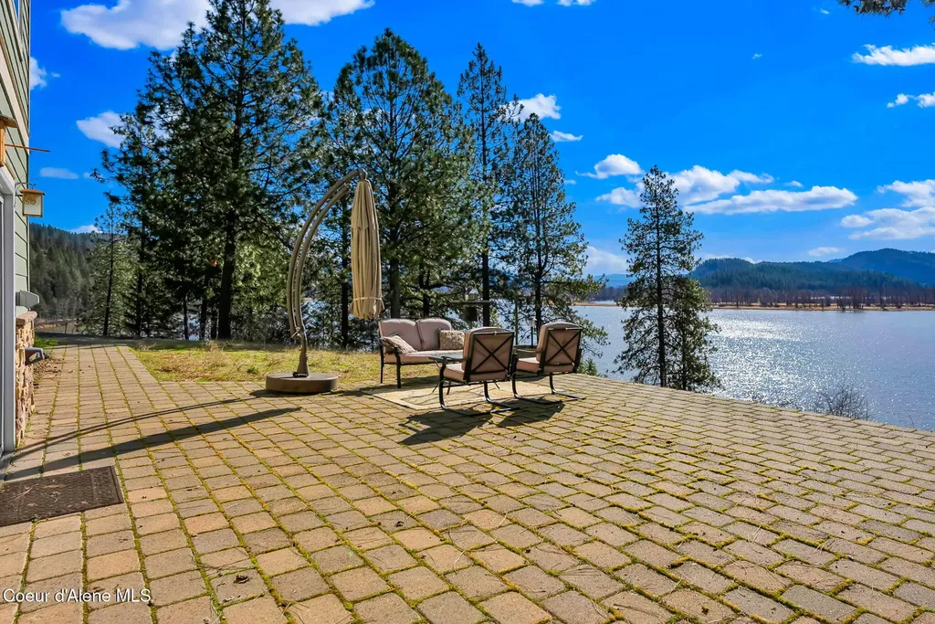 1611 Round Lake Road St. Maries ID 83861