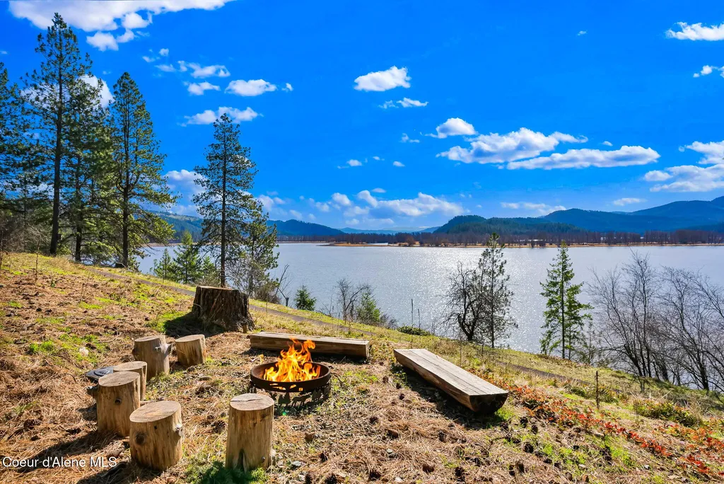 1611 Round Lake Road St. Maries ID 83861