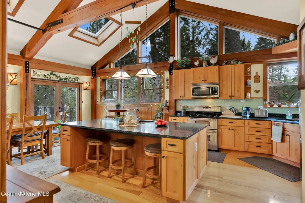 1611 Round Lake Road St. Maries ID 83861